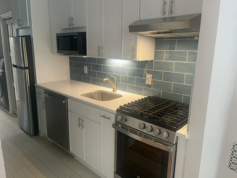 1215 Bergen St #2 — Photo 3