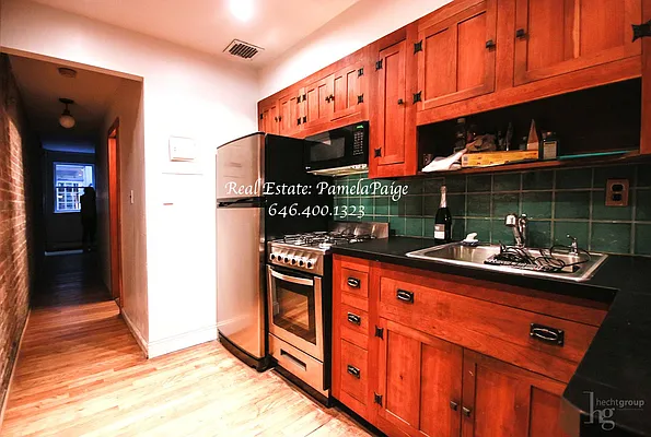 Rented by Hecht Group | media 18