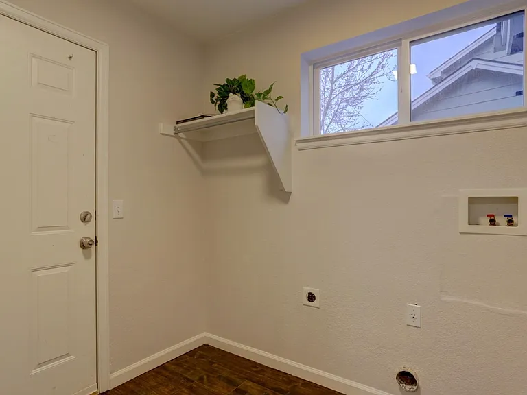 541 Pitkin Way — Photo 15
