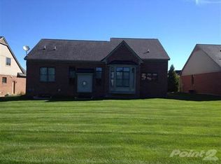 5368 Pinnacle Ct, Ann Arbor, MI 48108