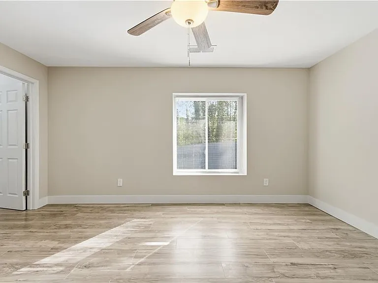 1735 Carter Ave — Photo 20