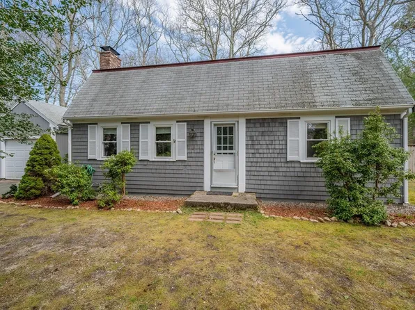 36 Wequaquet Ave, Barnstable, MA 02630