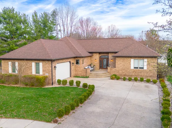6043 Acorn Dr, Columbus, IN 47201