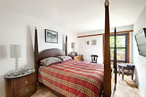 Sold by Stribling | media 7