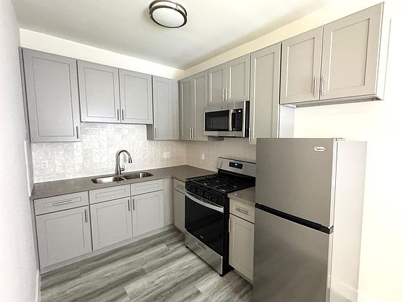 2nd image of 400 N Coronado St APT 105