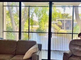 8711 SW 30th St, Fort Lauderdale, FL