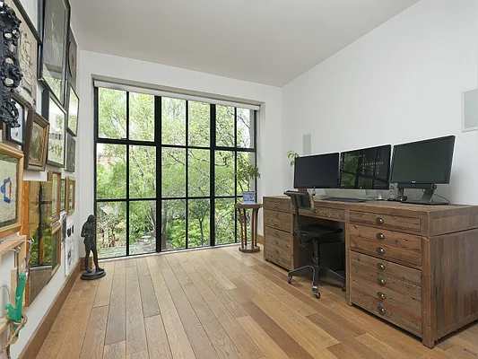 Sold by Sotheby's International Realty | media 6