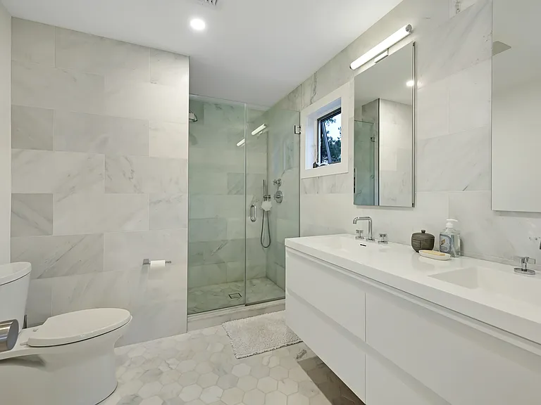 15 Margaret Dr — Photo 14