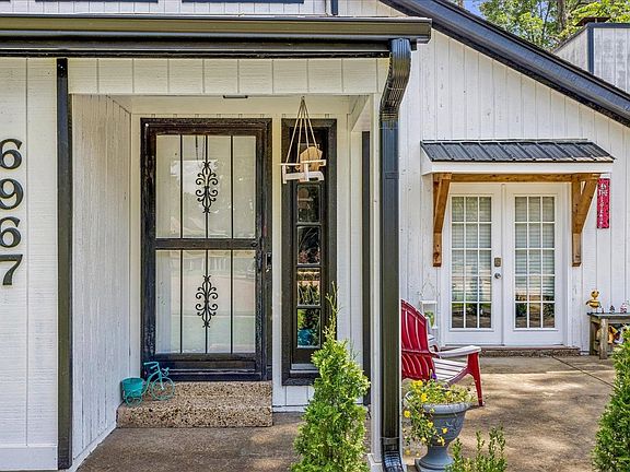 2nd image of 6967 Briar Hill Dr