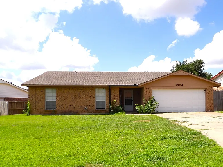 7904 NW Terrace Hills Blvd — Photo 1