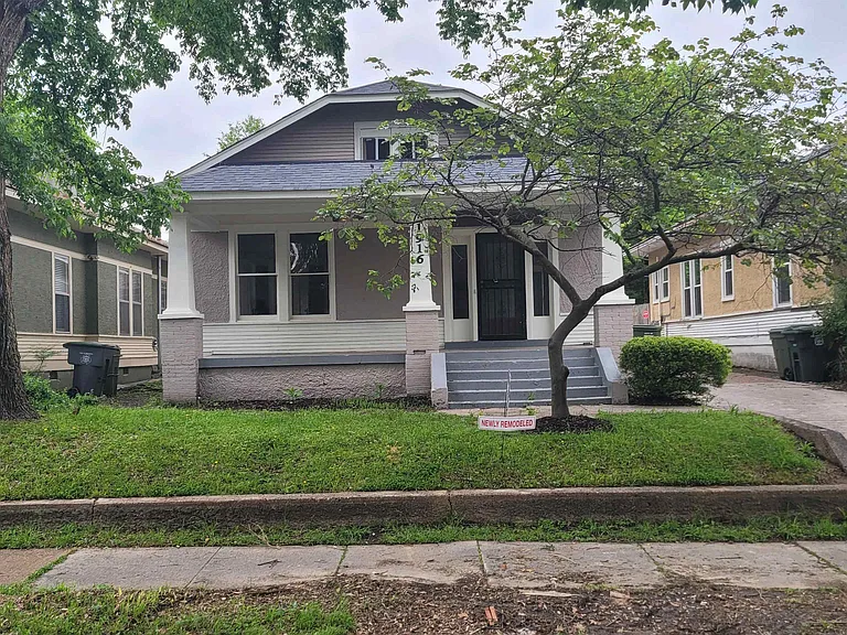 1916 Walker Ave — Photo 1