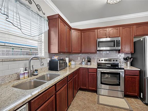 2nd image of 11208 Merlo Dr