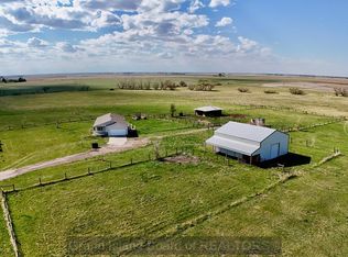 497 H Rd, Chapman, NE 68827