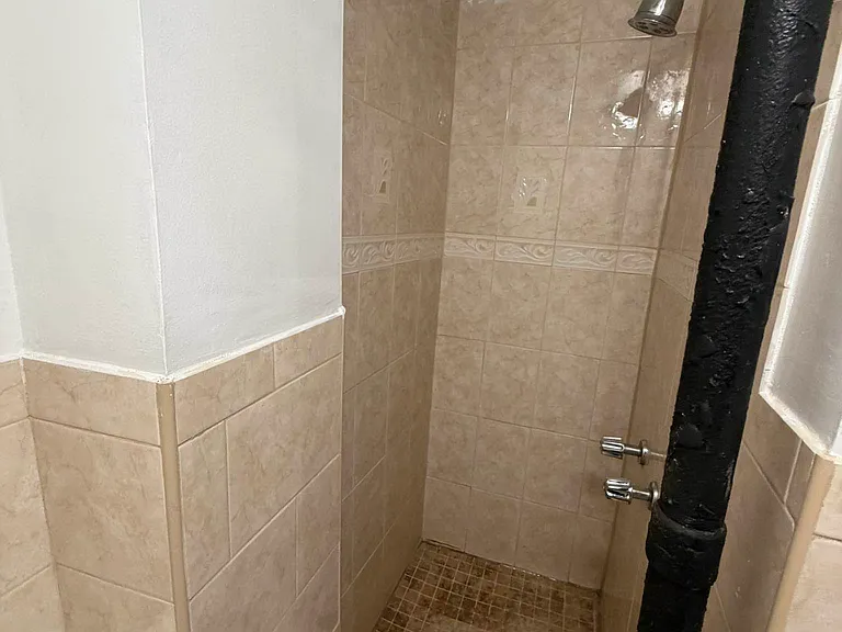 337 49th St #3R — Photo 8