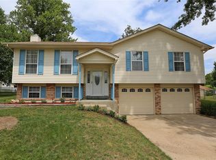 105 Candlelight Ct, Saint Peters, MO 63376