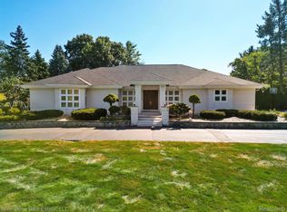6492 Malvern Dr, Troy, MI 48098