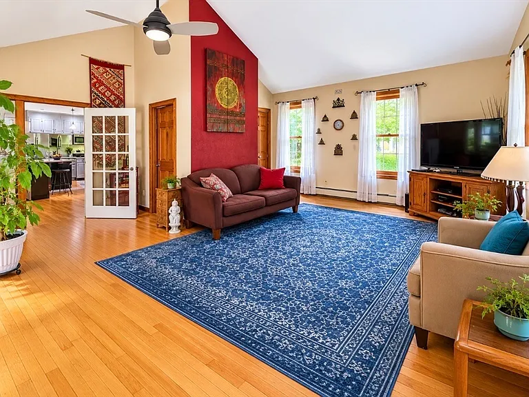 31 Woodside Cir — Photo 3