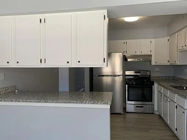 392 Executive Dr #301, Carol Stream, IL 60188
