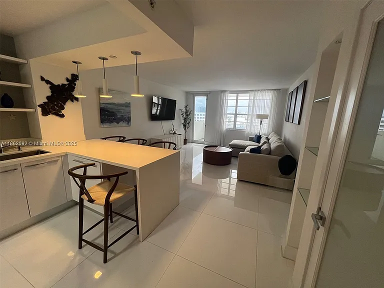 100 Lincoln Rd #1022 — Photo 19