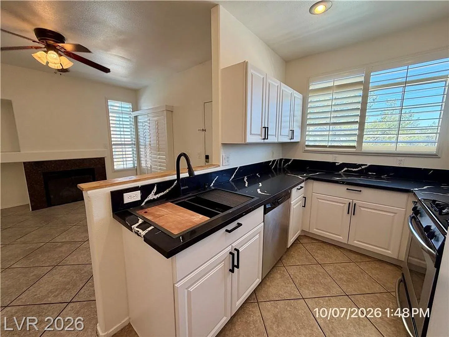 Corner Condo Near The District with Pool & Spa Views — Photo 3