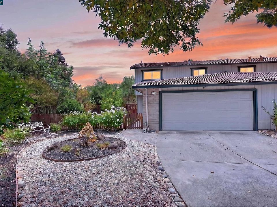 1st image of 584 Mission Pl