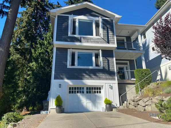 9370 NE Seaview Ave, Indianola, WA 98342