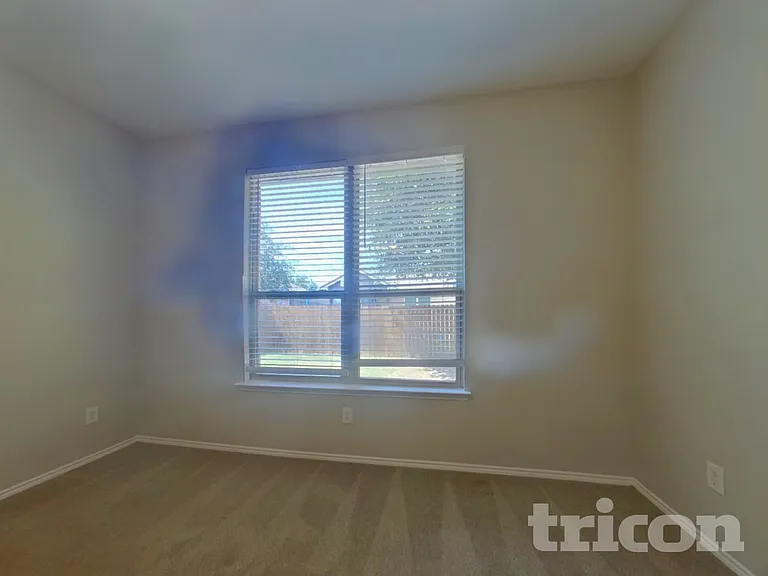 3005 Glenrose Dr — Photo 6