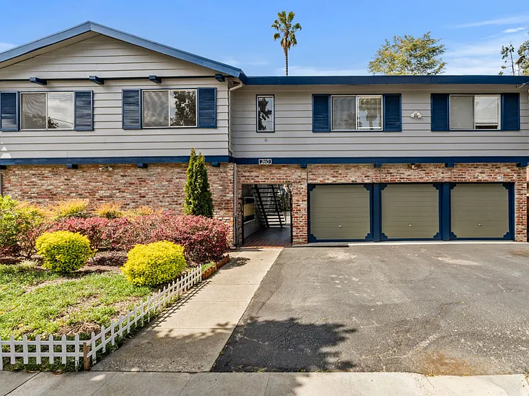 360 Chiquita Ave — Photo 2