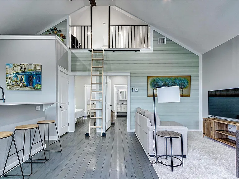 1040 Johnson Rd — Photo 12