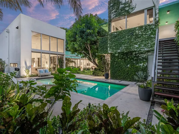 6495 SW 85th St, Miami, FL 33143