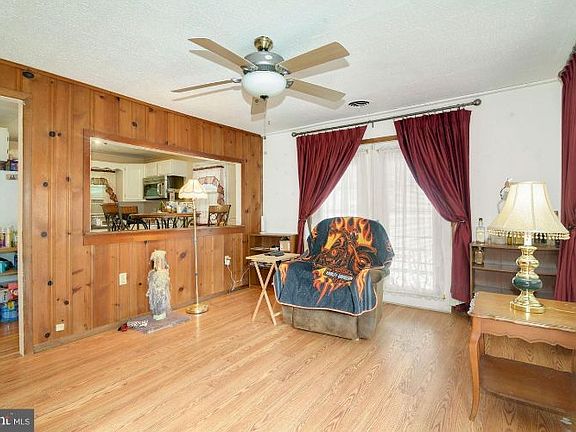 2nd image of 23 Fern St