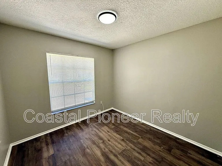 1242 Coolmont Dr — Photo 11