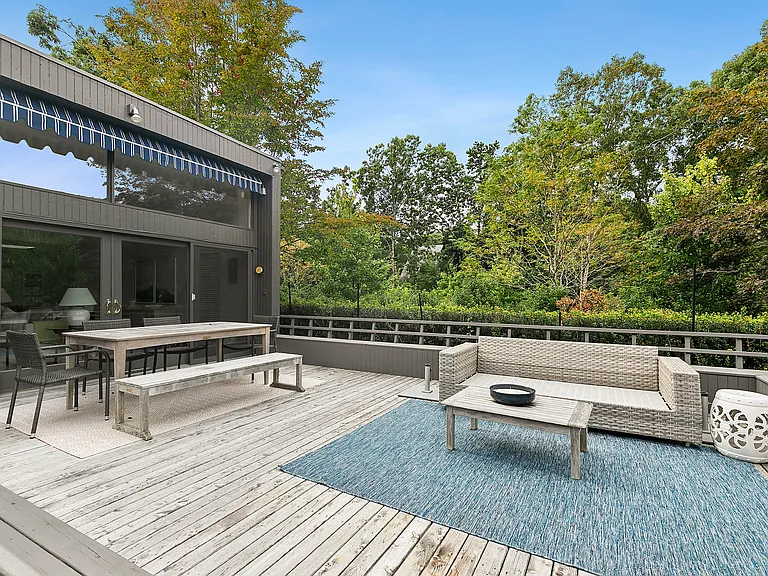 1 Oakwood Ct — Photo 5