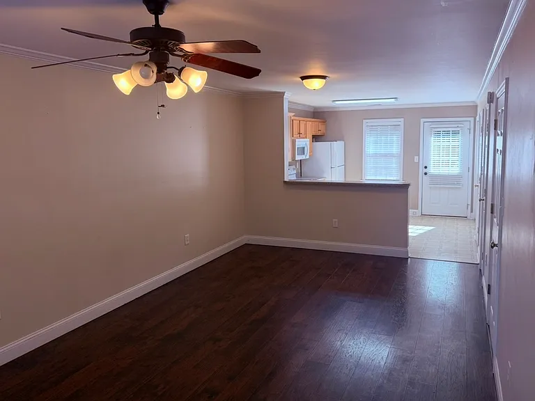 240 Cleveland Rd #205 — Photo 6