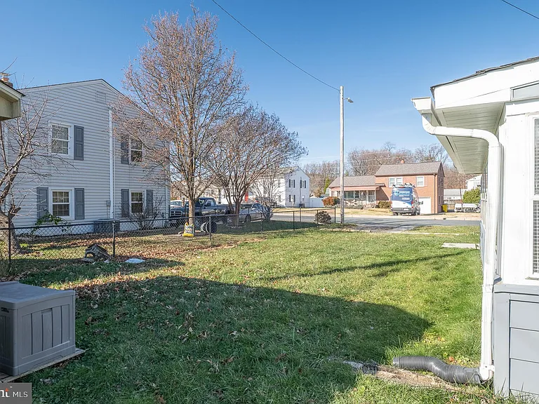 312 N Hammonds Ferry Rd — Photo 9