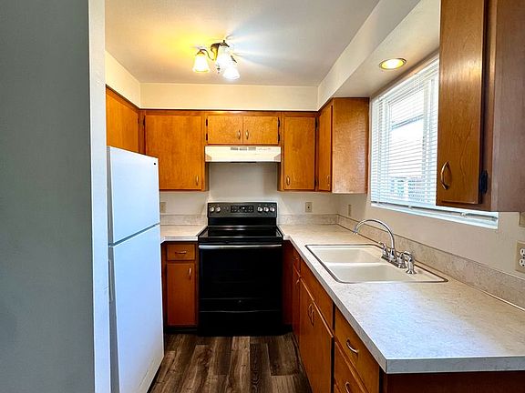 3rd image of 1522 Cherry Ave APT 4
