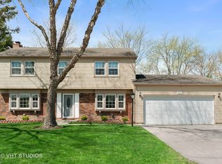 631 Indian Spring Ln, Buffalo Grove, IL 60089