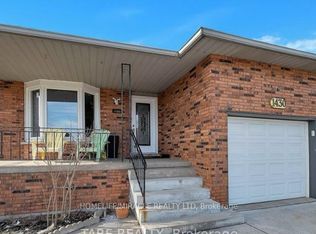 1430 Upper Gage Ave, Hamilton, ON L8W 1E7