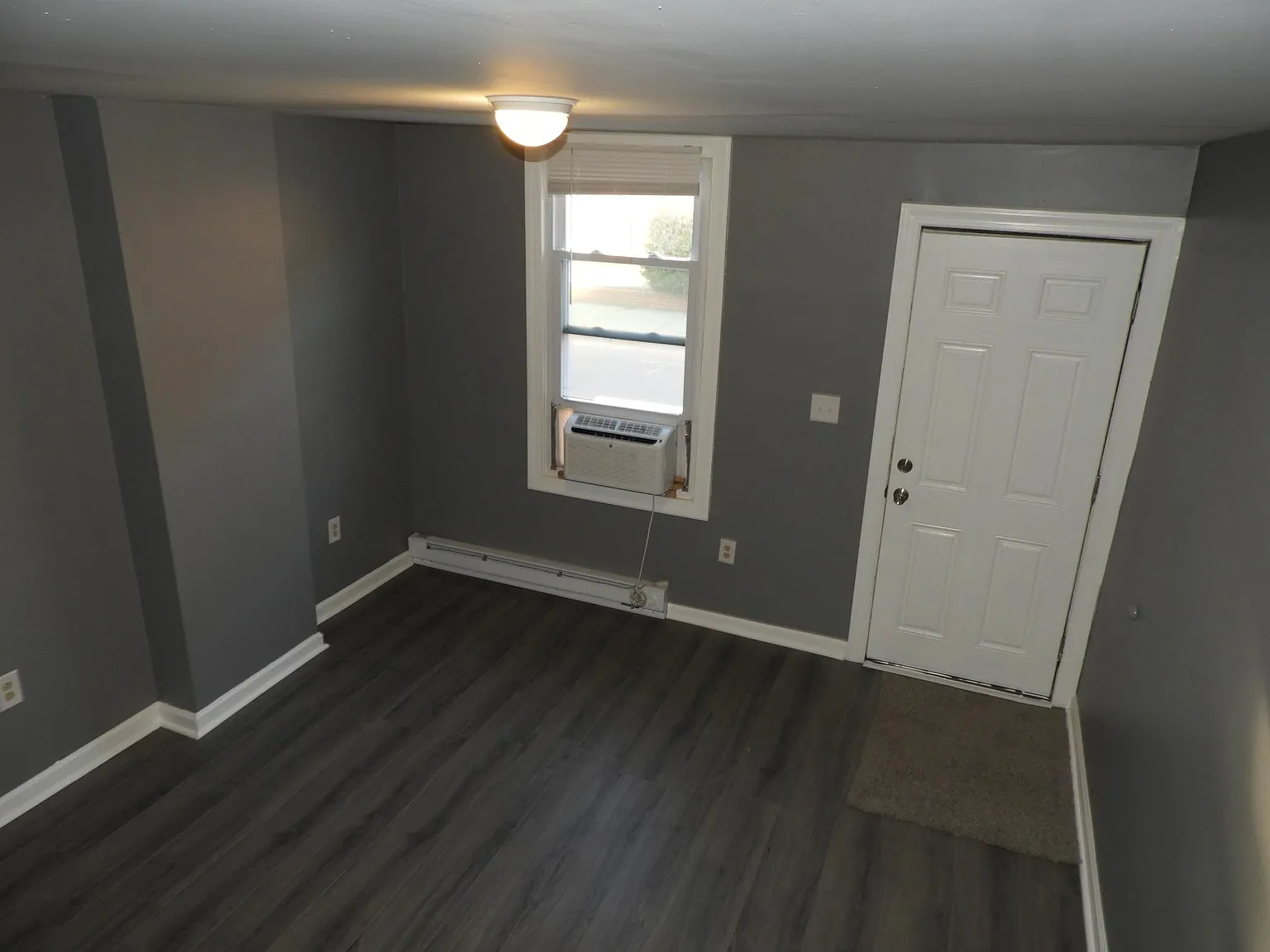 4 bed, 1000 sqft, $2,600 — Photo 3