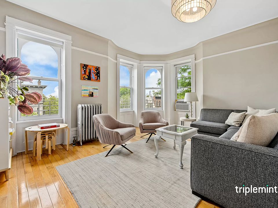 1st image of 530 1st St APT 7