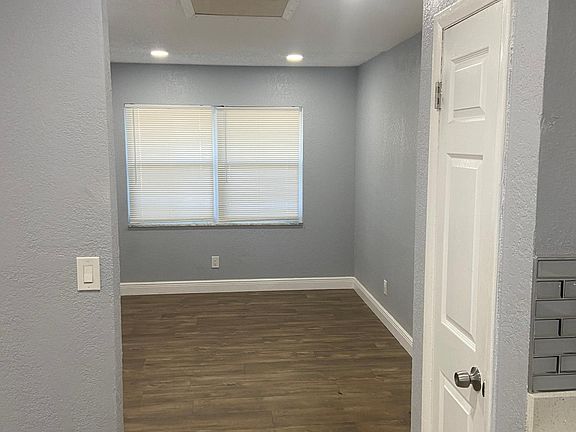 5th image of 3810 E Miller Ave