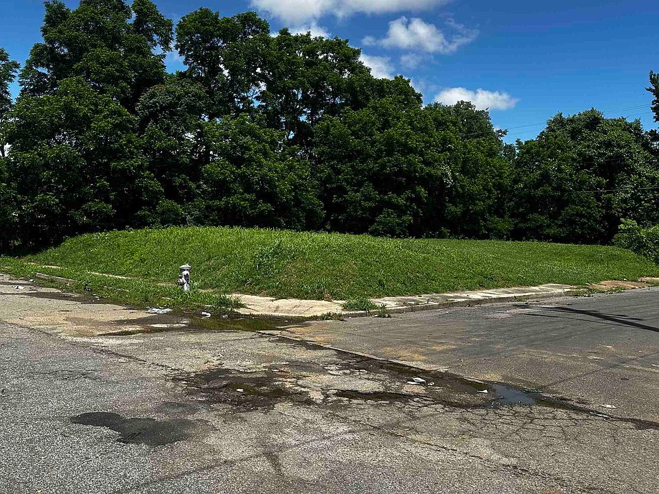 1st image of 258 Lucy Ave
