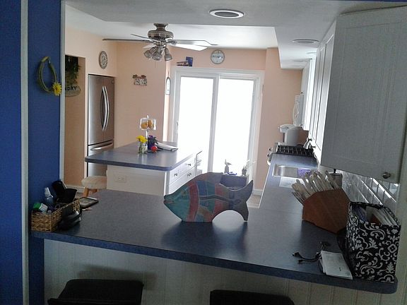 5th image of 24 Buchanan Ave