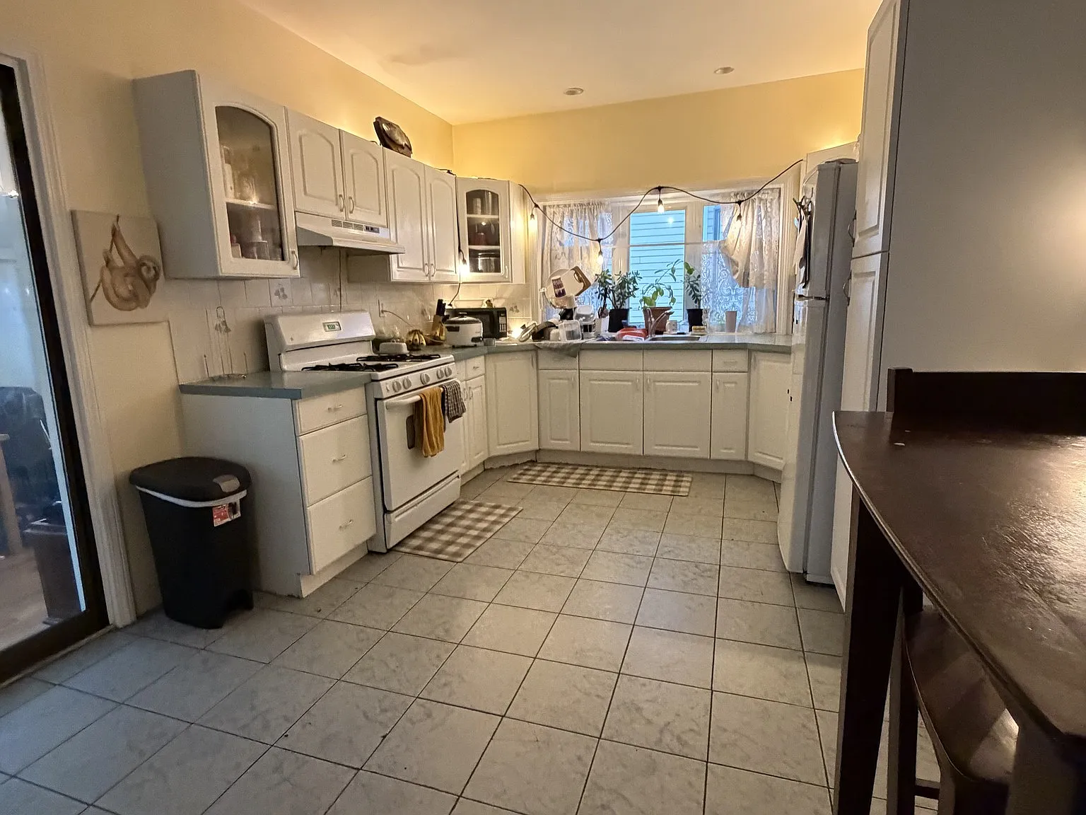 3 bed, 1.0 bath, $3,800 — Photo 1