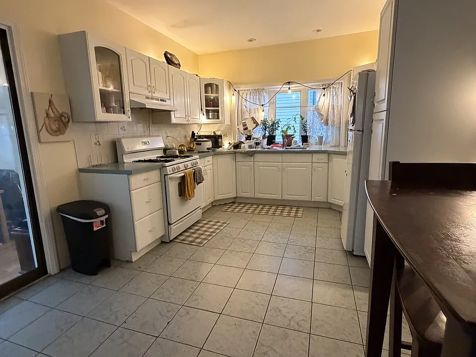 20 Main St #2U