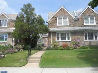 817 Fanshawe St, Philadelphia, PA 19111