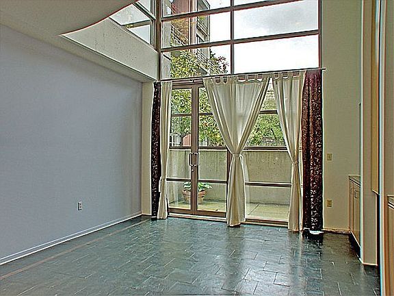 4th image of 1425 Western Ave APT 103