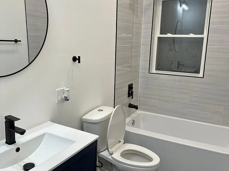 4162 S Wells St #2 — Photo 3