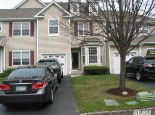 79 Deer Valley Dr, Smithtown, NY 11767