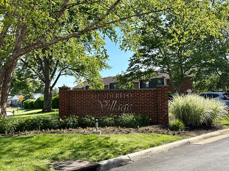 1884 Willoway Cir S — Photo 18